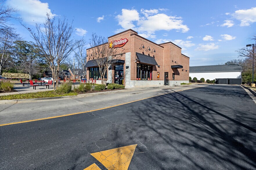 More Photos Of 113 N Broad St, Winder Freestanding For Sale