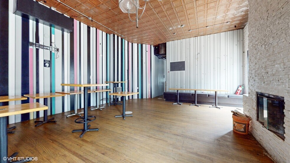 More Photos Of 2500 N Ashland Ave, Chicago Restaurant For Lease