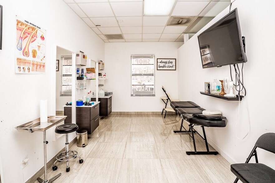 More Photos Of 45 Alabama Rd, Lehigh Acres General Retail For Lease