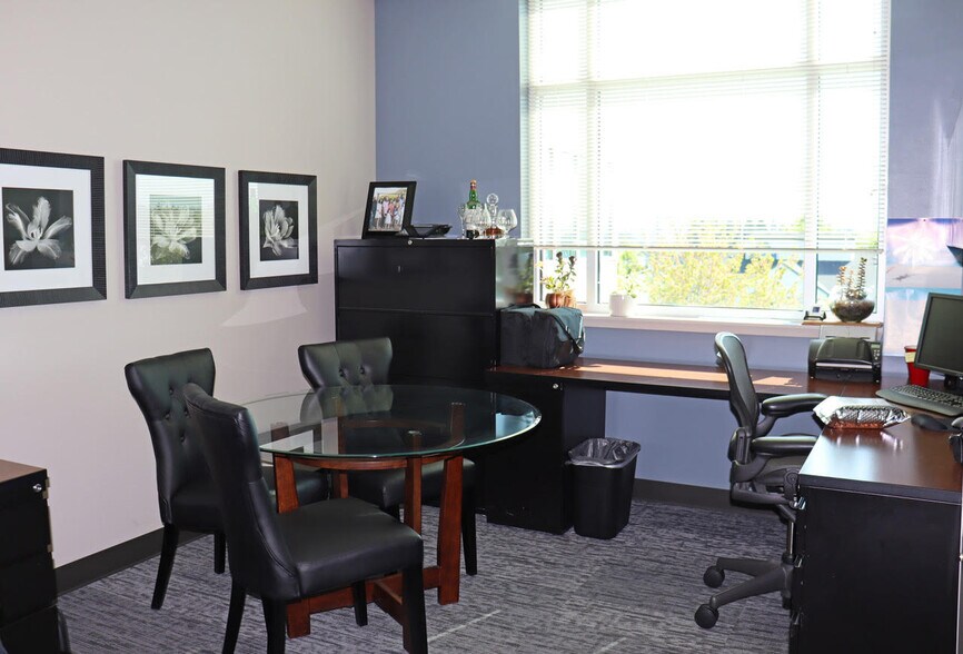 More Photos Of 24076 SE Stark St, Gresham Medical For Lease