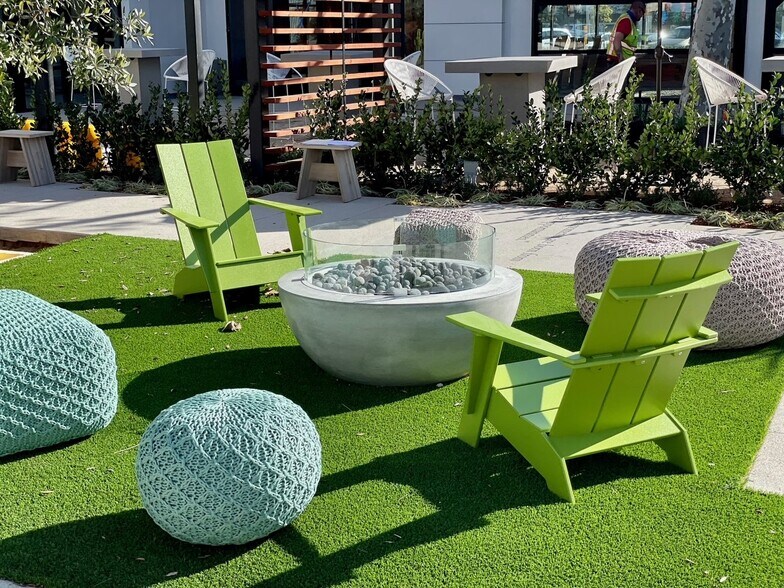 More Photos Of 990 W 190th St, Torrance Office For Lease