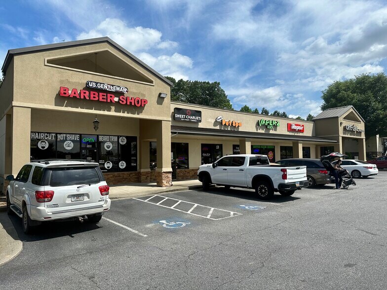 More Photos Of 391 Quill Dr, Dawsonville General Retail For Lease