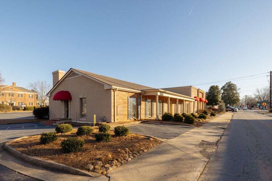 More Photos Of 131 E Church St, Monroe Specialty For Lease