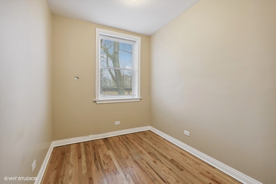 More Photos Of 4522 S Calumet Ave, Chicago Apartments For Sale