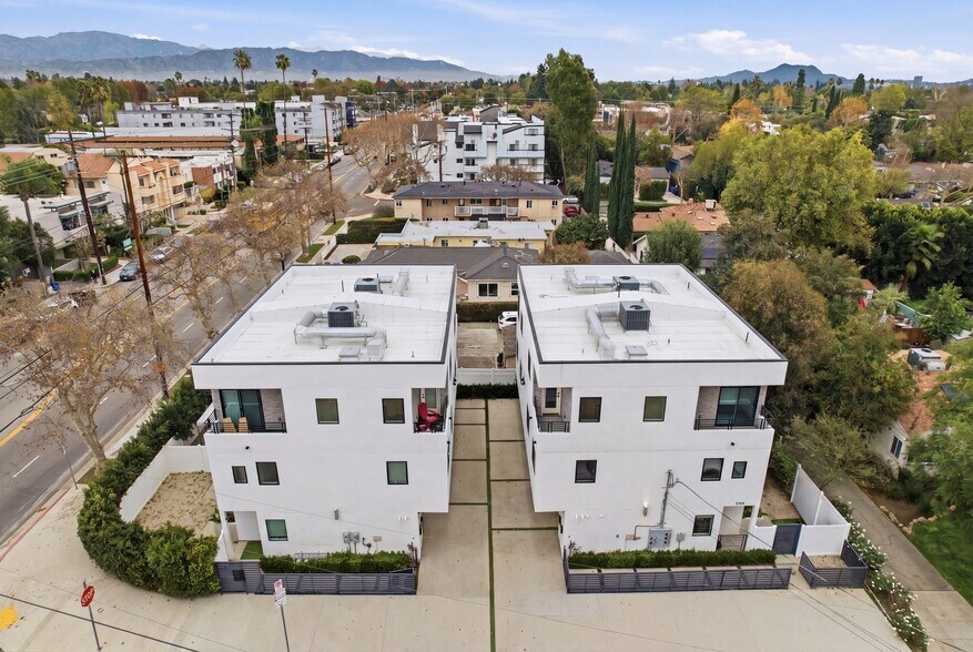 Primary Photo Of 13822 Oxnard St, Van Nuys Apartments For Sale