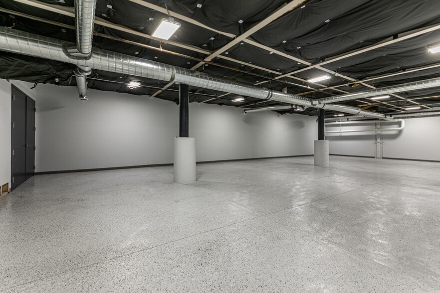 More Photos Of 2700 W Rasmussen Rd, Park City General Retail For Lease