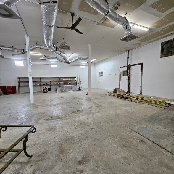 More Photos Of 2025 13th Ave, Vero Beach General Retail For Sale