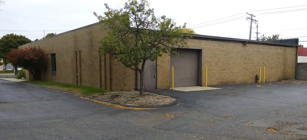 More Photos Of 24355 10 Mile Rd, Southfield Flex For Sale