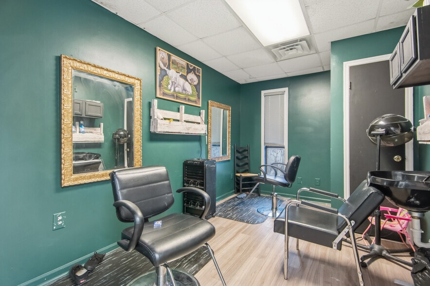 More Photos Of 411 Western Blvd, Jacksonville Medical For Lease