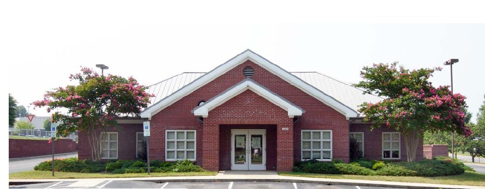 More Photos Of 800 E Arrowood Rd, Charlotte Bank For Sale