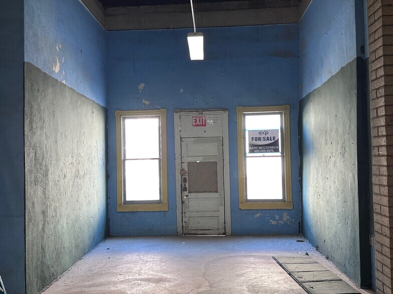 More Photos Of 287 Chase Creek St, Clifton Auto Dealership For Sale