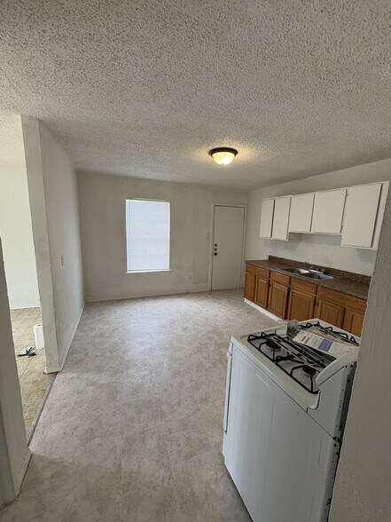 More Photos Of 2513 Quintana Rd, San Antonio Apartments For Sale