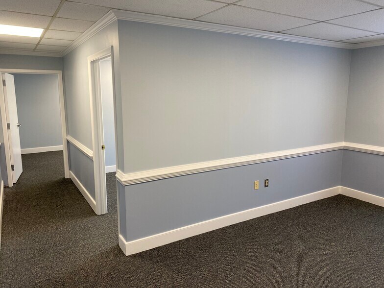 More Photos Of 610 thimble shoals Blvd, Newport News Unknown For Lease