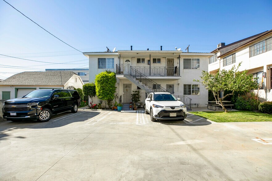 More Photos Of 335-337 E Providencia Ave, Burbank Apartments For Sale