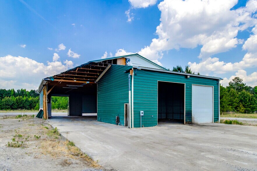 More Photos Of 267 Bell Rd, Mayesville Flex For Sale