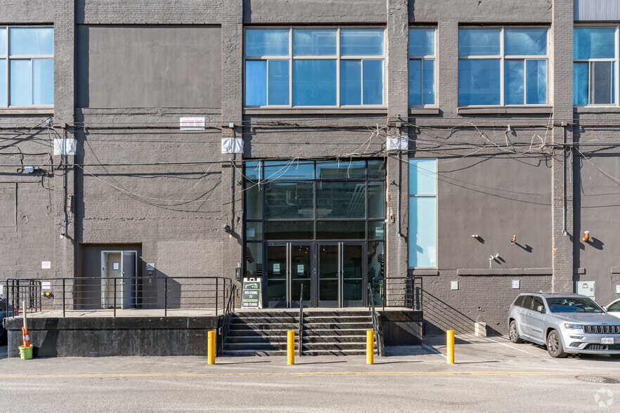 More Photos Of 14 53rd St, Brooklyn Flex For Lease