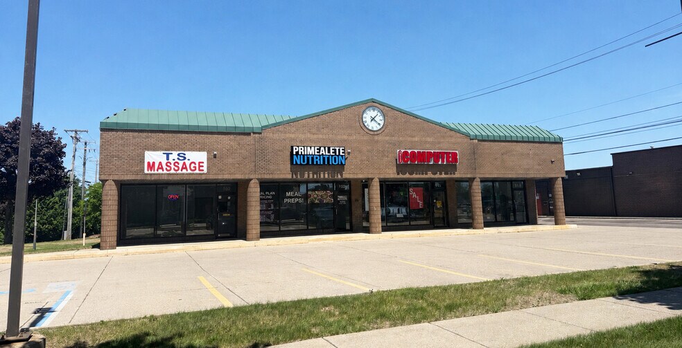 More Photos Of 100-160 W 13 Mile Rd, Madison Heights Storefront Retail Office For Lease