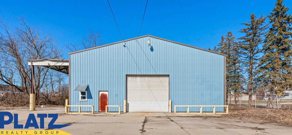 More Photos Of 1929 Larchmont Ave NE, Warren Warehouse For Sale