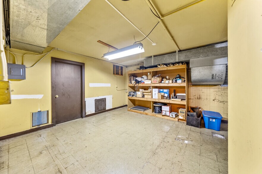 More Photos Of 655 W Umpqua St, Roseburg Radio TVTransmission Facilities For Sale