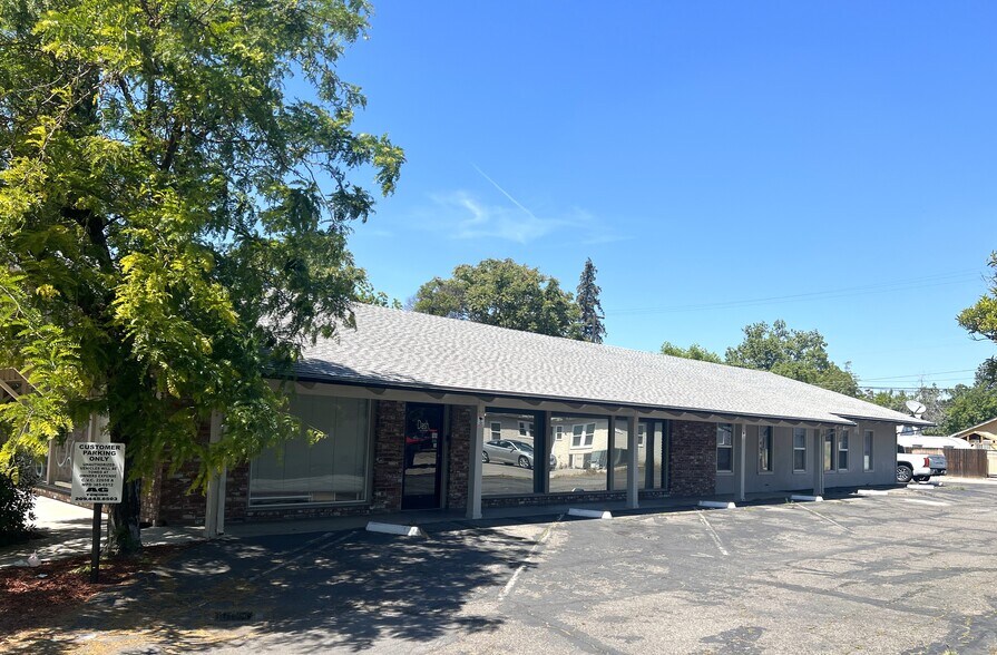 More Photos Of 1017 W 18th St, Merced Office For Sale