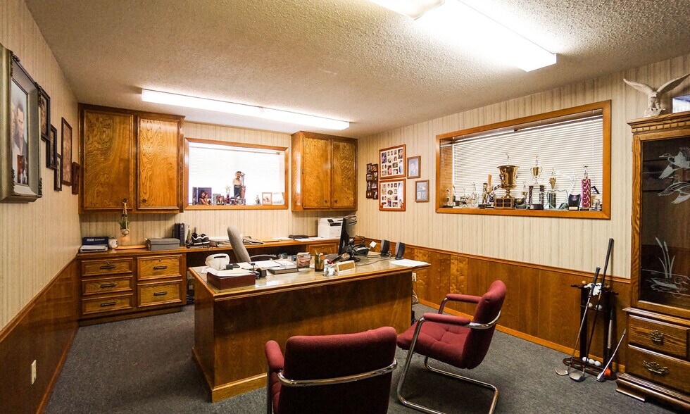 More Photos Of 1413 Sam Bass Rd, Round Rock Warehouse For Lease