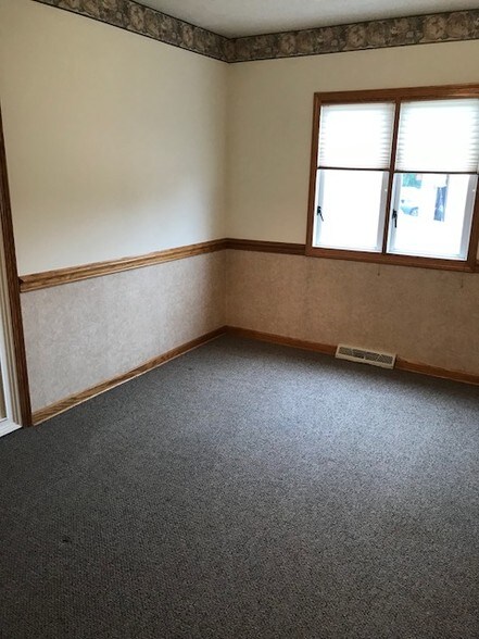 More Photos Of 498 South Ave, Tallmadge Storefront Retail Office For Lease