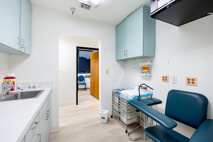 More Photos Of 2031 W Alameda Ave, Burbank Medical For Lease