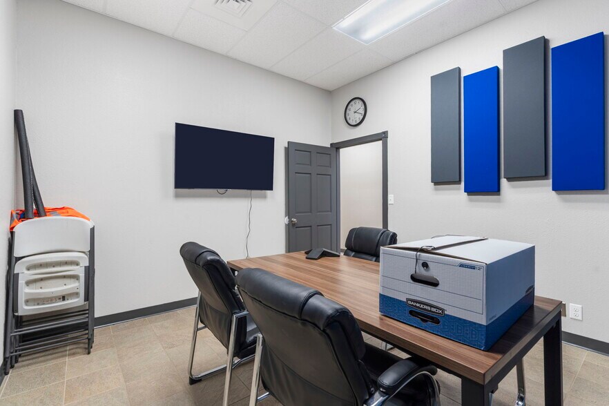 More Photos Of 2752 E Kearney St, Springfield Freestanding For Sale