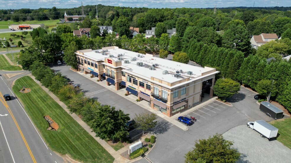 More Photos Of 491 Williamson Rd, Mooresville Unknown For Lease