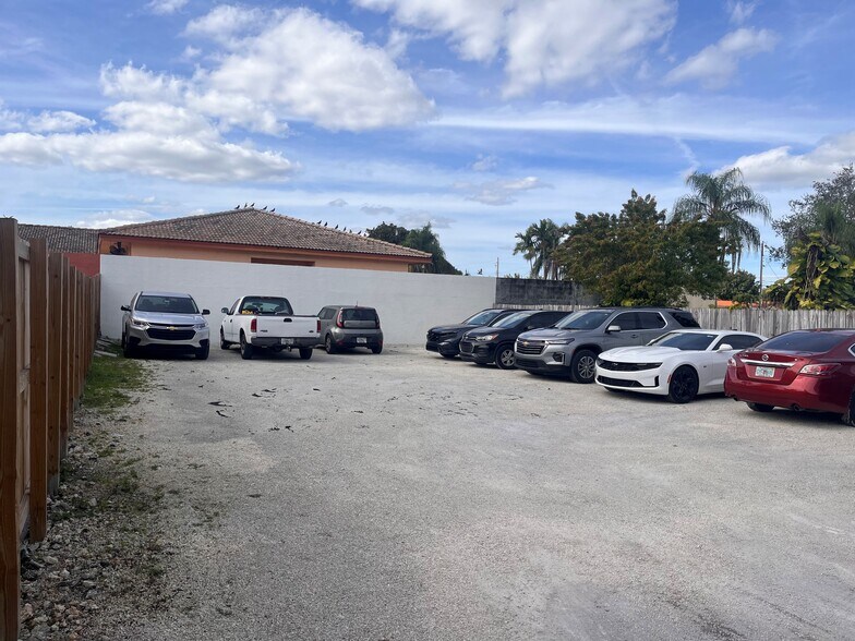 More Photos Of 2228 SW 67th Ave, Miami Storefront For Sale