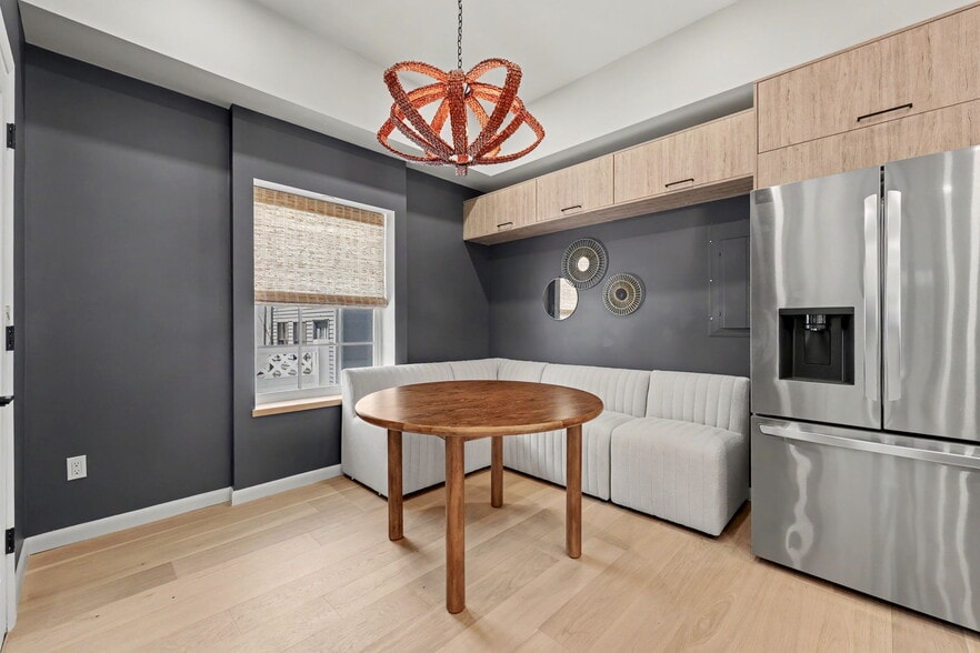 More Photos Of 63 Church St, Greenwich Apartments For Sale