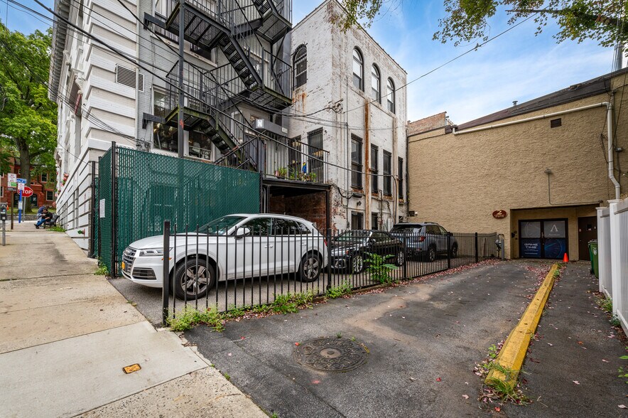 More Photos Of 25 N Broadway, Tarrytown Office For Lease