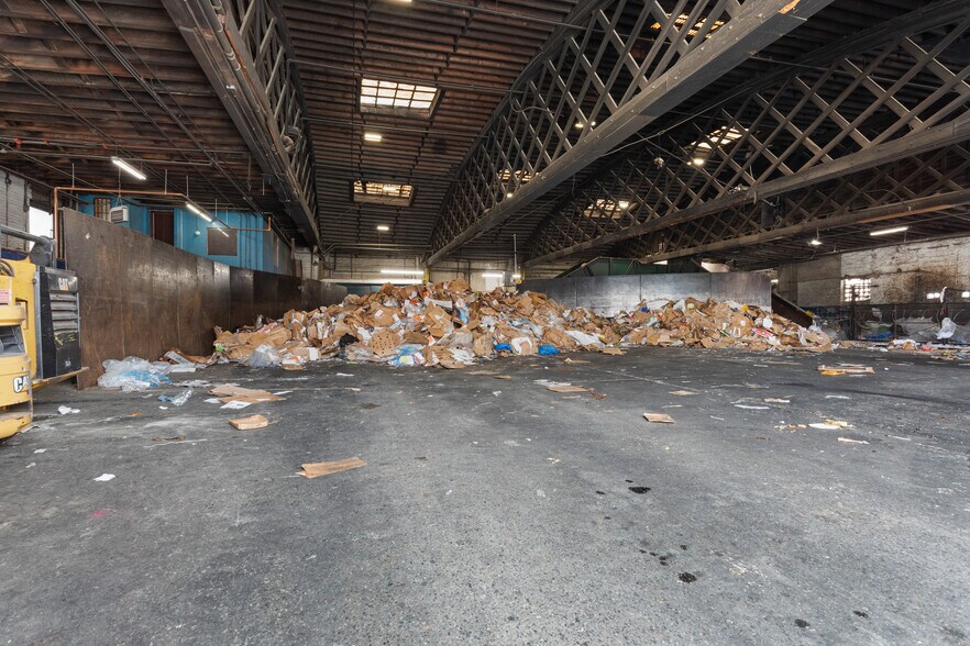 More Photos Of 141 6th St, Brooklyn Warehouse For Lease