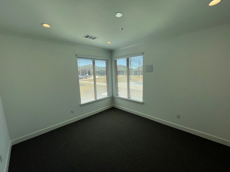 More Photos Of 400 Stonebrook Pky, Frisco Office For Sale
