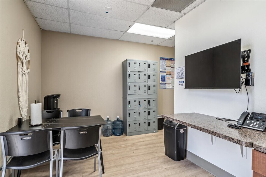 More Photos Of 4220 N 20th Ave, Phoenix Medical For Lease