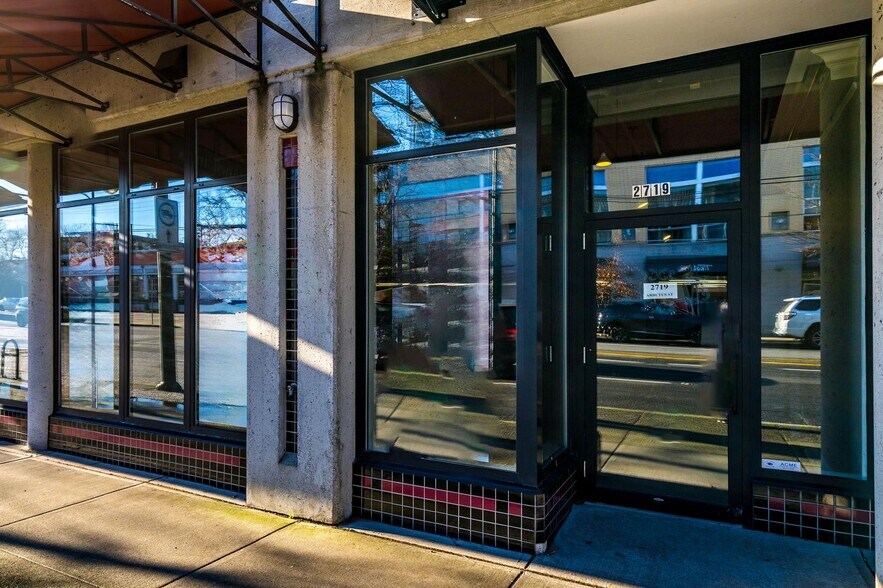 More Photos Of 2705-2729 Arbutus St, Vancouver General Retail For Sale