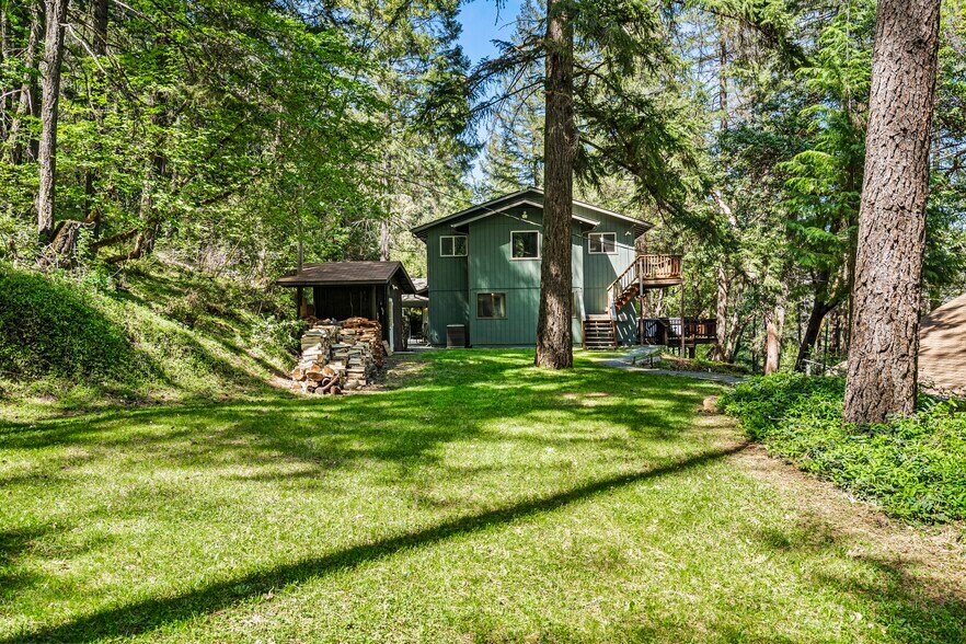 More Photos Of 11744 Galice Rd, Merlin Hotel For Sale