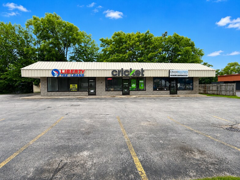 Primary Photo Of 2085 E Apple Ave, Muskegon Storefront For Lease