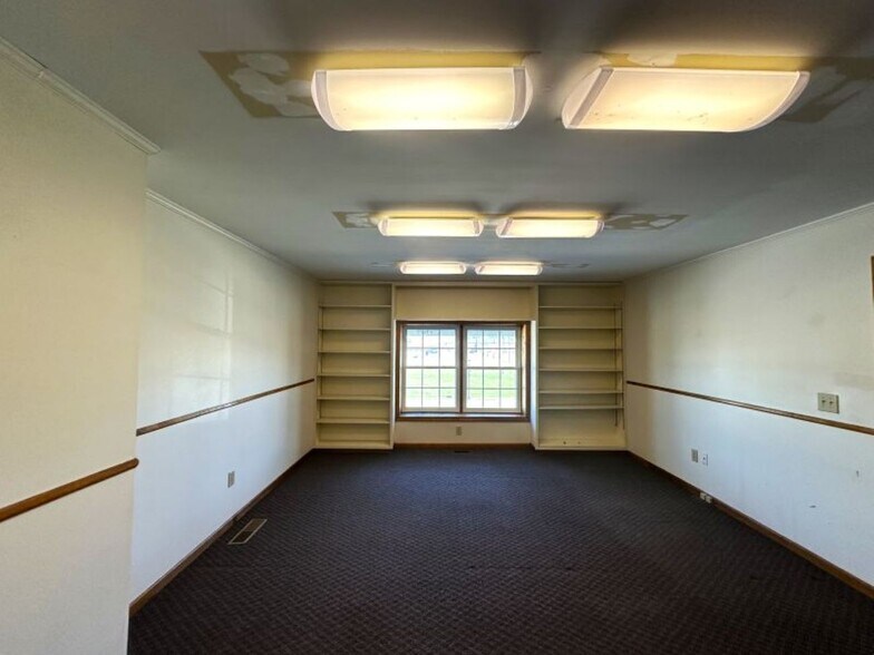 More Photos Of 510 W Main St, Fairborn Office For Sale