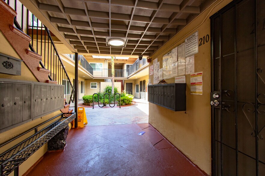 More Photos Of 685 S Coronado St, Los Angeles Apartments For Sale