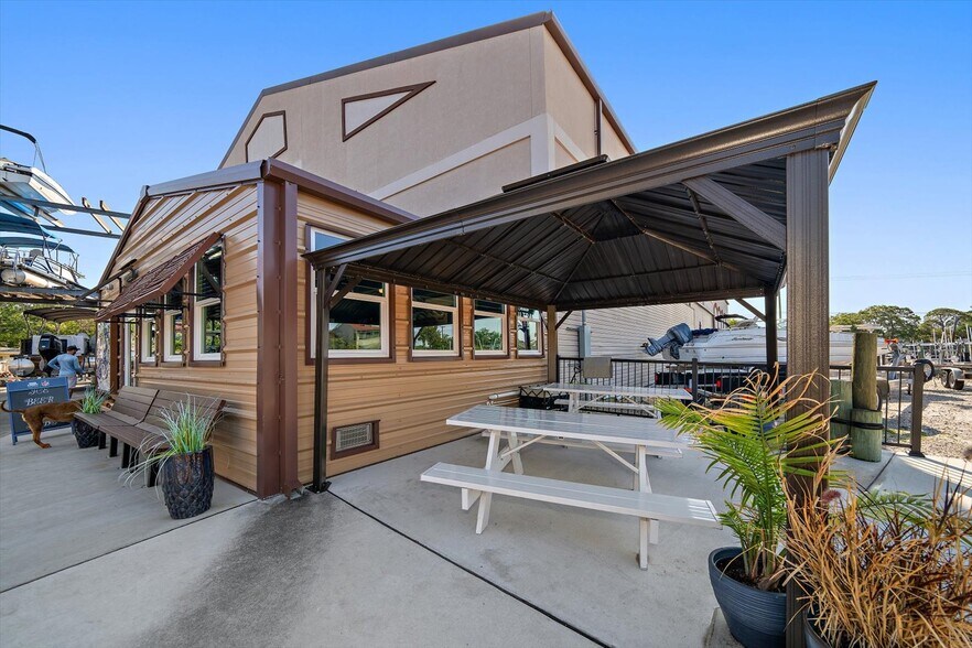 More Photos Of 2400 Bayshore Blvd, Dunedin Marina For Sale