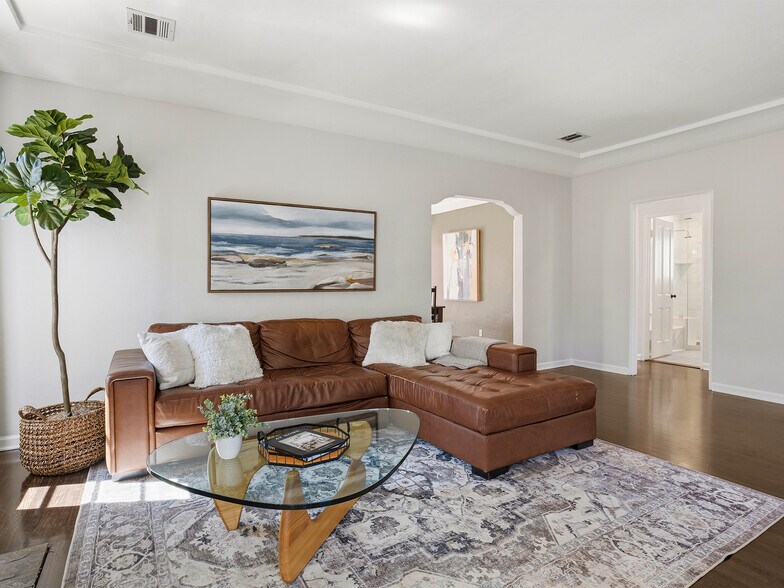 More Photos Of 5233 Lemp Ave, North Hollywood Multifamily For Sale