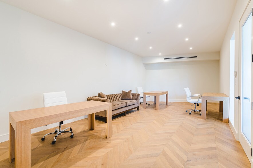 More Photos Of 2211 W Burbank Blvd, Burbank Office For Sale