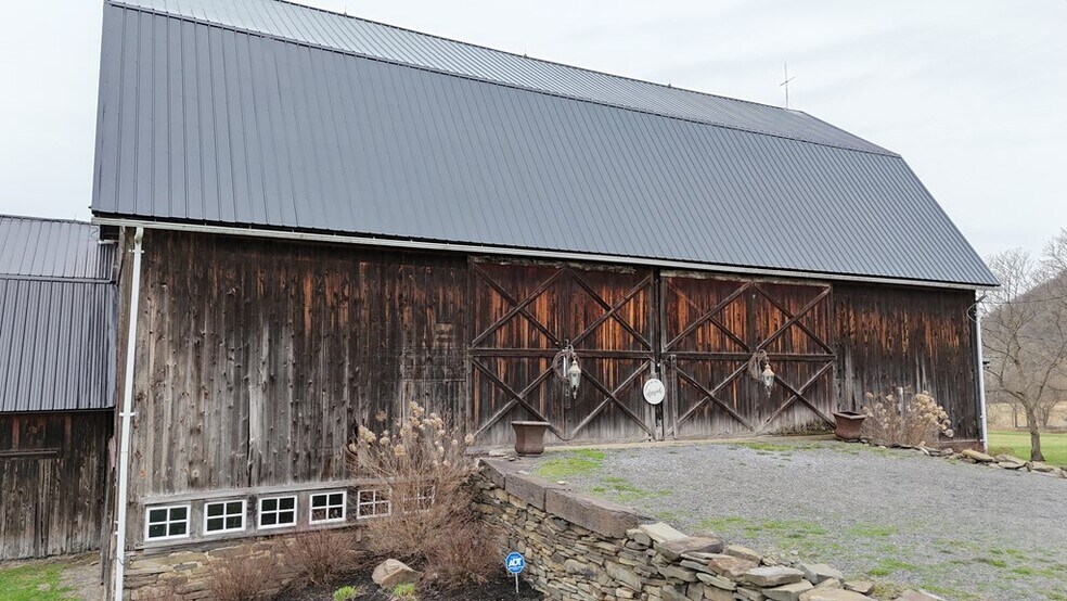 More Photos Of 211 Hanks Rd, Troy Hospitality For Sale