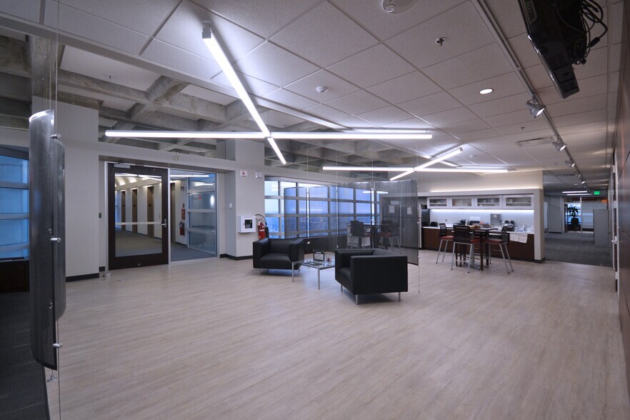 More Photos Of 110 E Wayne St, Fort Wayne Office For Lease