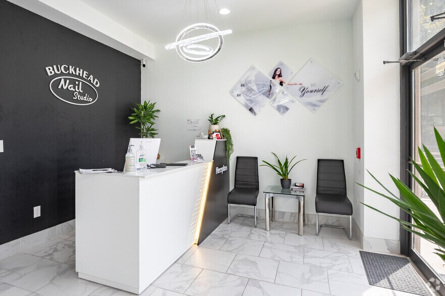 More Photos Of 2285 Peachtree Rd NE, Atlanta Apartments For Lease