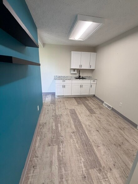 More Photos Of 1219 E Saginaw St, Lansing Medical For Sale