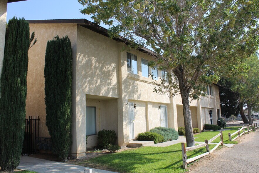 More Photos Of 12745 Navajo Rd, Apple Valley Apartments For Sale