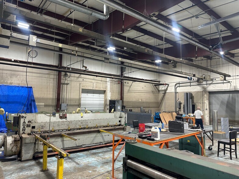 More Photos Of 1000 Auburn Dr, Auburn Warehouse For Sale