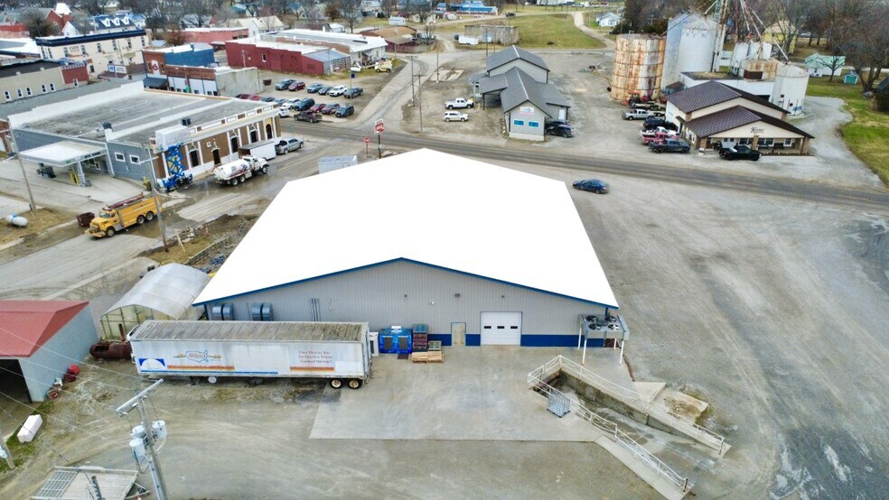 More Photos Of 302 S Broadway St, Jamesport General Retail For Sale